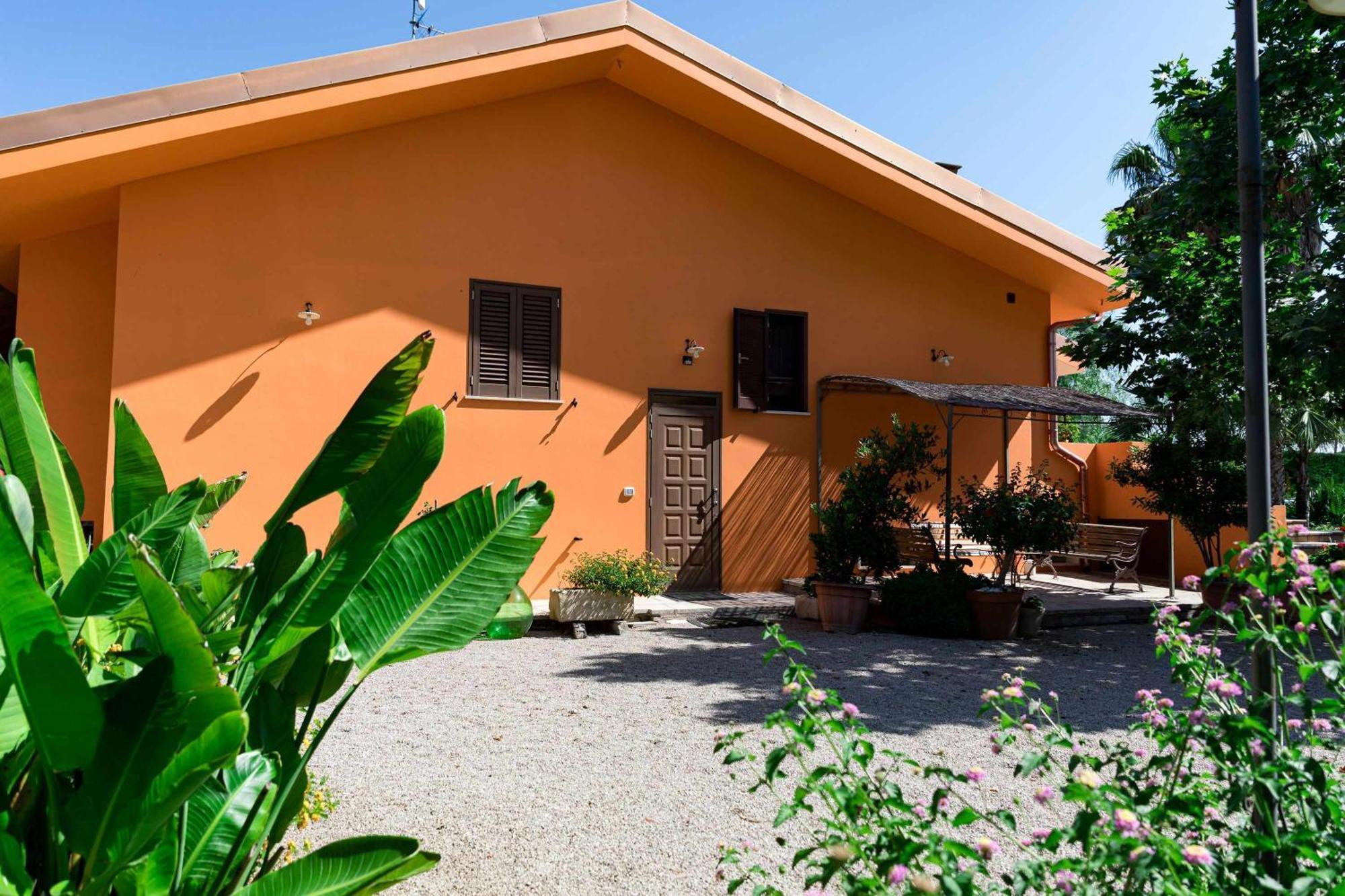 Villa Claudia By Vivimy Parabita Esterno foto
